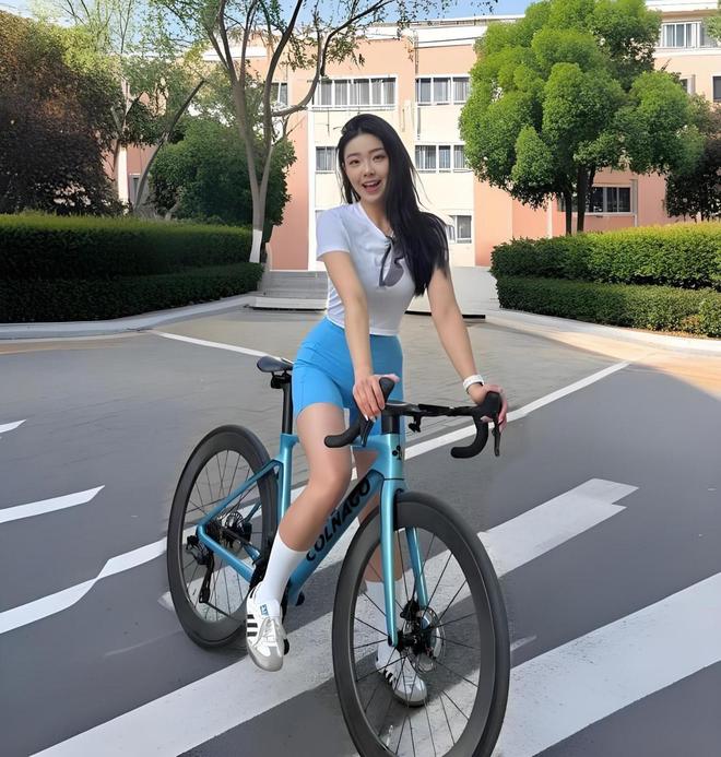 怎么样属于什么档次闪电跟捷安特怎么选pg电子首页单车产业报告：崔克自行车